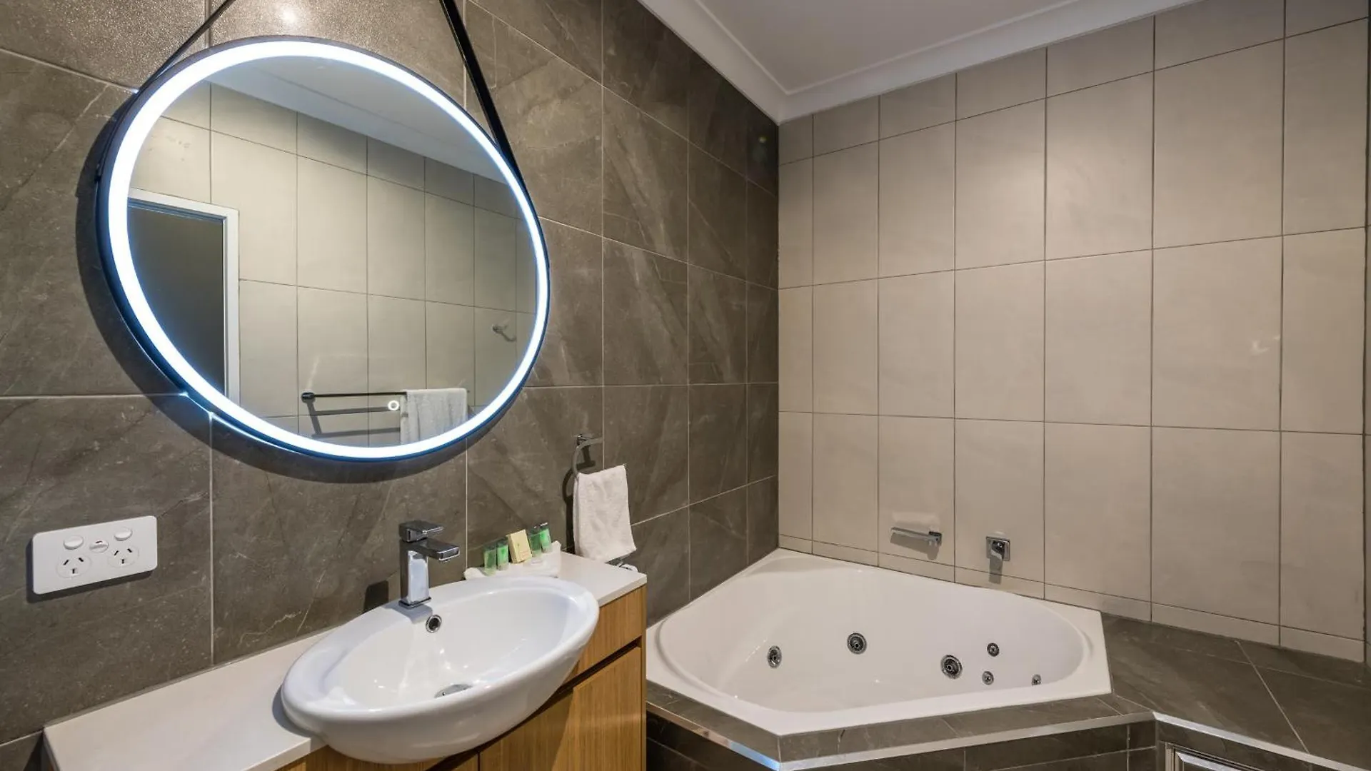 Athena Studio Units Roma Australia