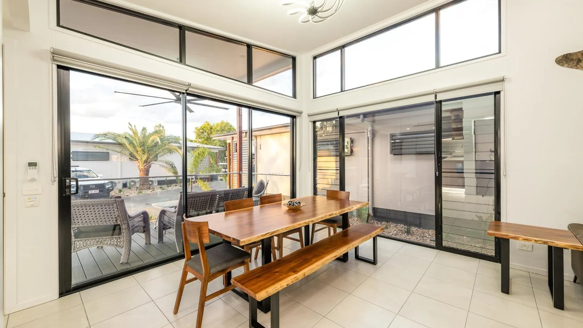 **** Motel Athena Studio Units Roma Australia