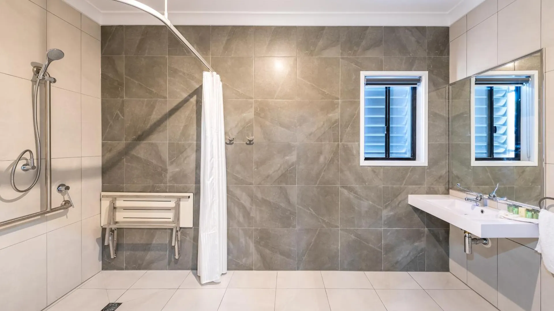 Athena Studio Units Roma 4*,  Australia