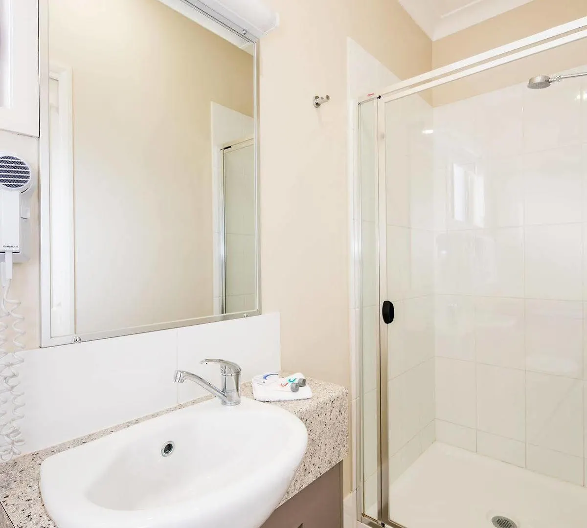 Athena Studio Units Roma 4*,