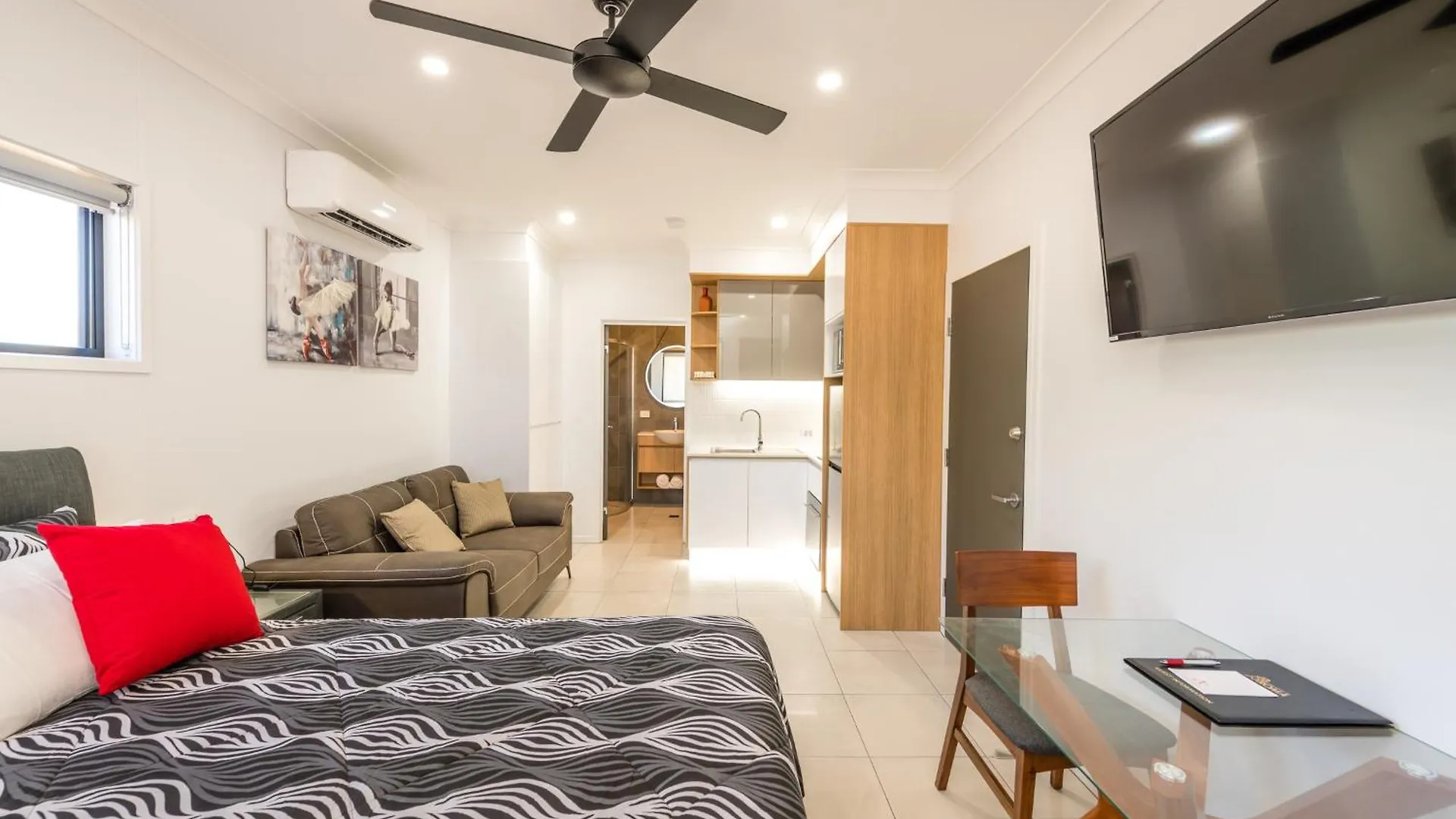 Athena Studio Units Roma 4*,  Australia